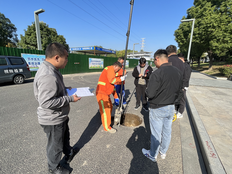淮安清江浦：严把管网改造质量关 筑牢城市防涝安全网-李欣莅、樊鹏程_副本.jpg