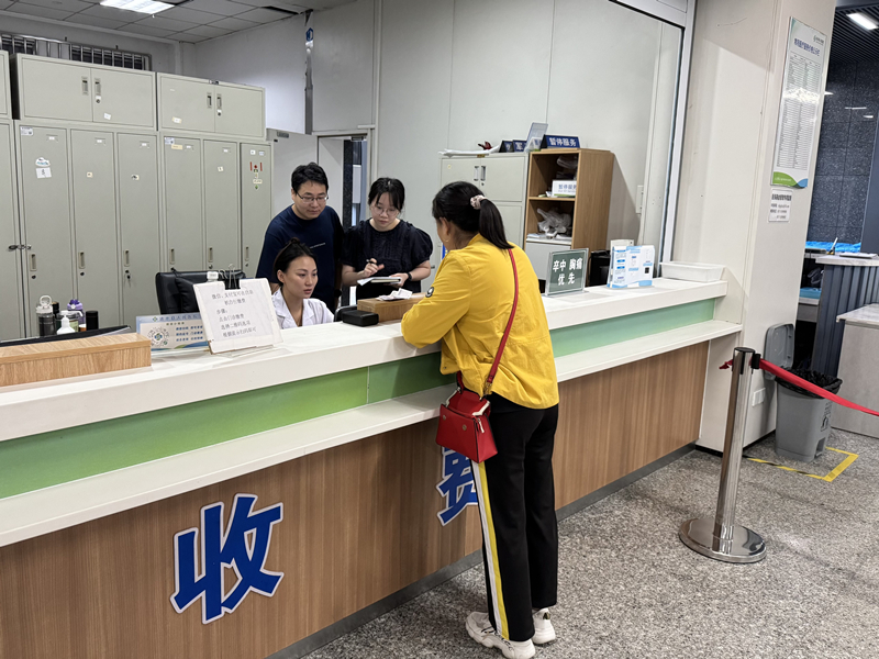 淮安涟水审计：关注医疗服务收费情况 让群众更有“医”靠_副本.jpg