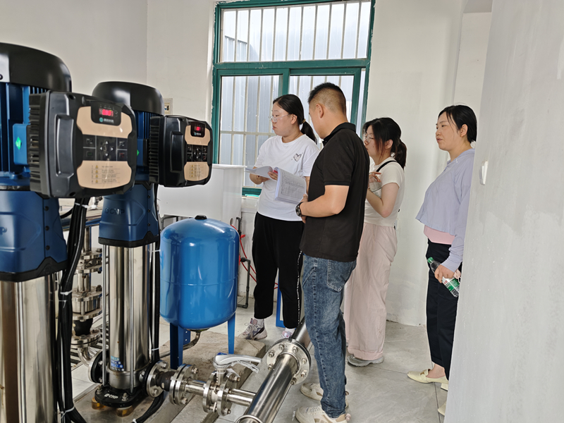淮安洪泽审计：扎实推进农村饮水增压泵站标准化施工_副本.jpg