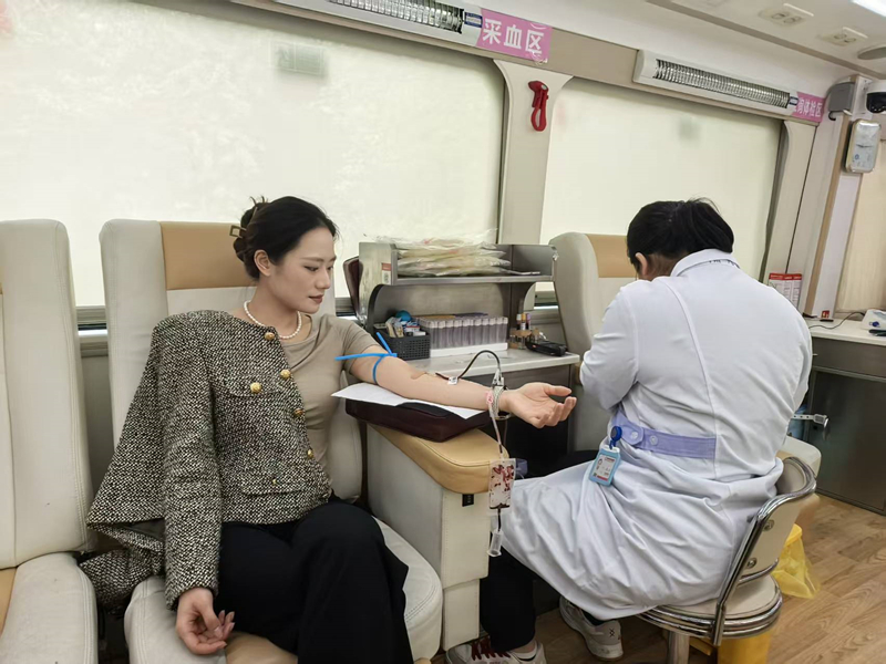 淮安市审计局组织义务献血活动_副本.jpg