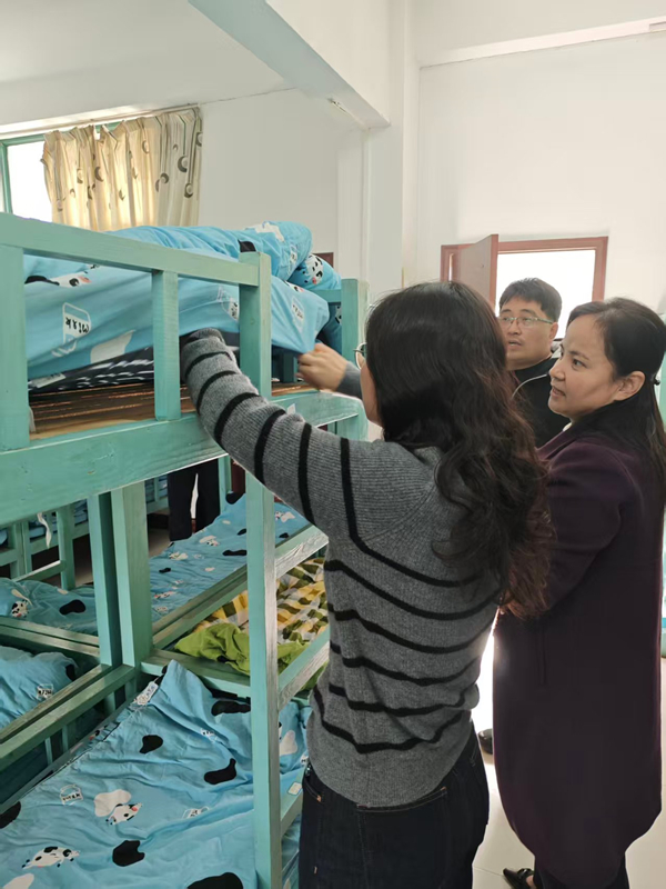 淮安清江浦审计：核查学生宿舍床品 保障经费使用绩效_副本.jpg