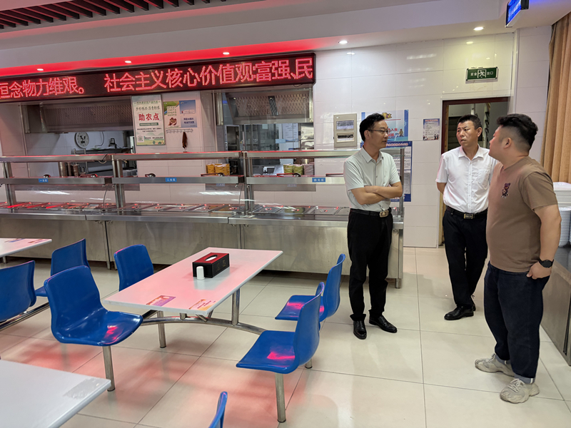 市审计局精准核查食堂外包项目 筑牢食品安全民生防线_副本.jpg